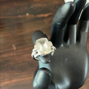 IC COLLECTION Silver and White Sculptural Ring